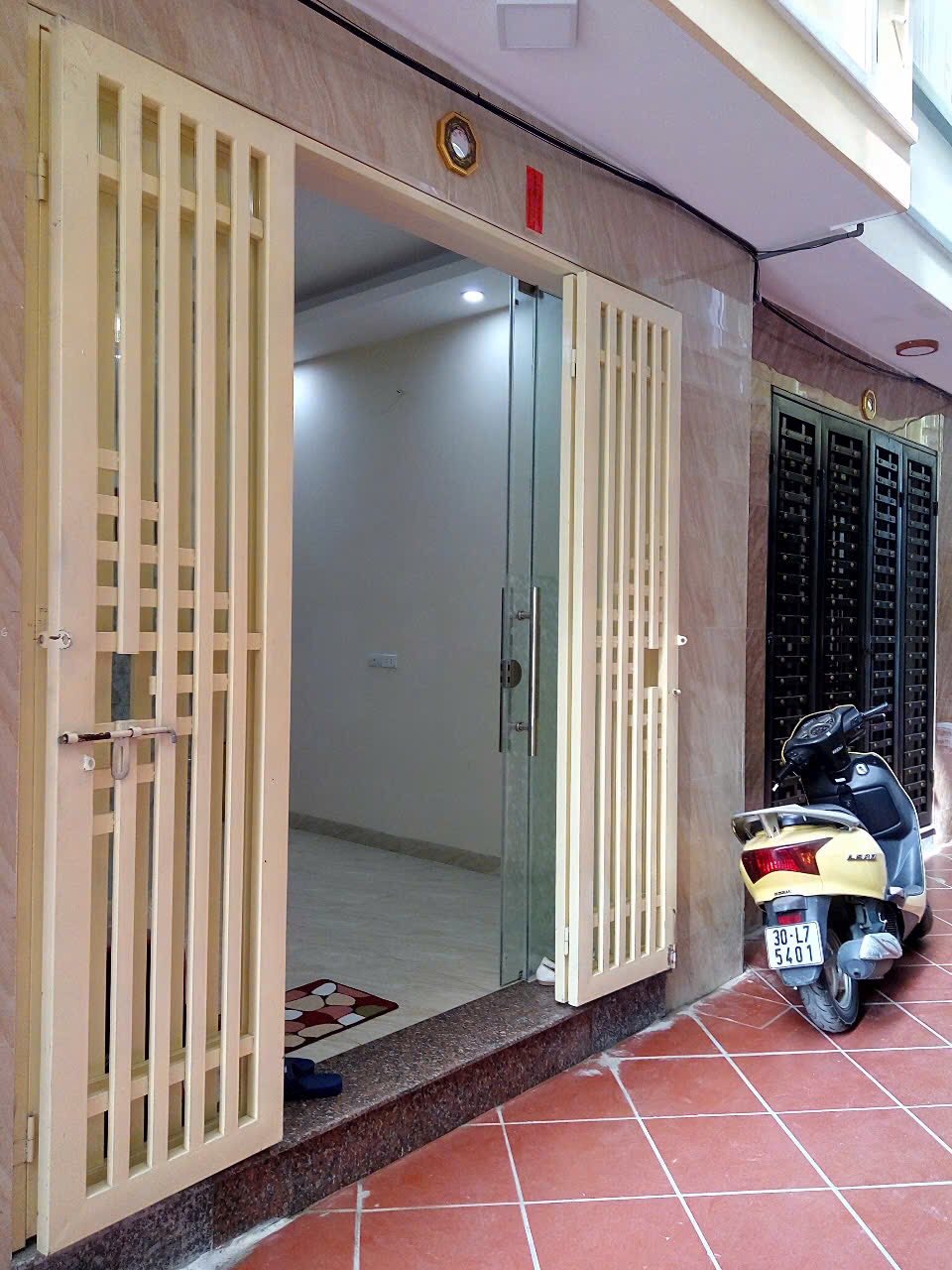 Cho thuê nhà ngõ Thanh Đàm, 4 tầng x 45m2, 4 ngủ, 4 vệ sinh, 9.3 Triệu - Ảnh 1